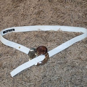Alexis Kirk belt